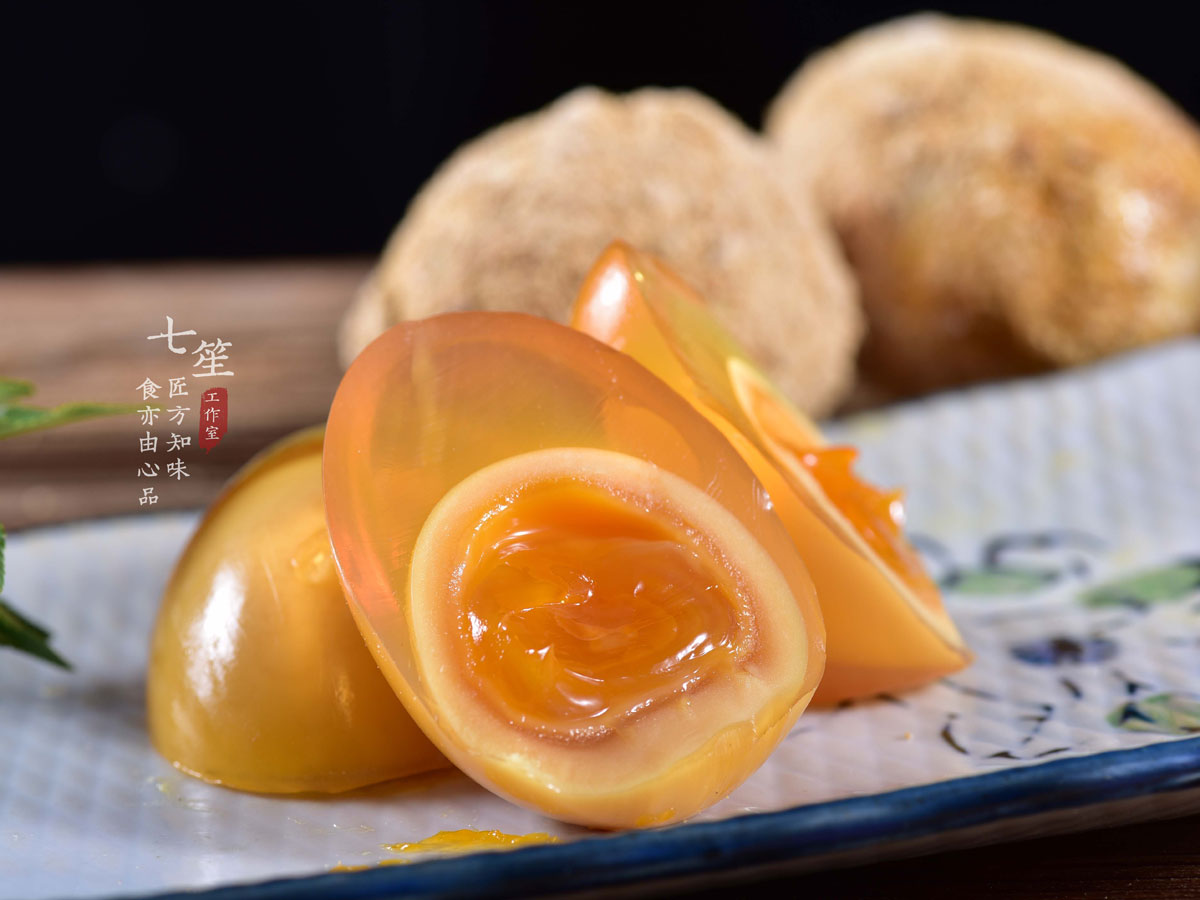 潮汕人鹵味做的美味，可能(néng)是鹵水中加了“它”，鹵什麼(me)都(dōu)覺得好(hǎo)吃